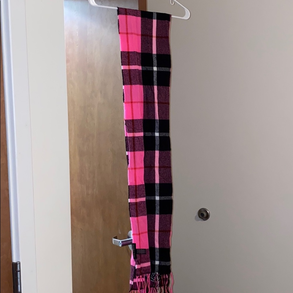 Victoria’s Secret scarf